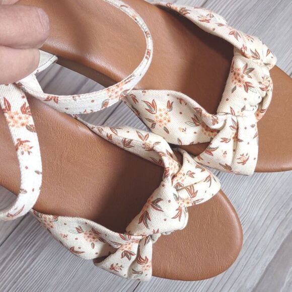 (43-2177) Women's Eleanor Heels - Universal Thread Cream 11 - Picture 7 of 11